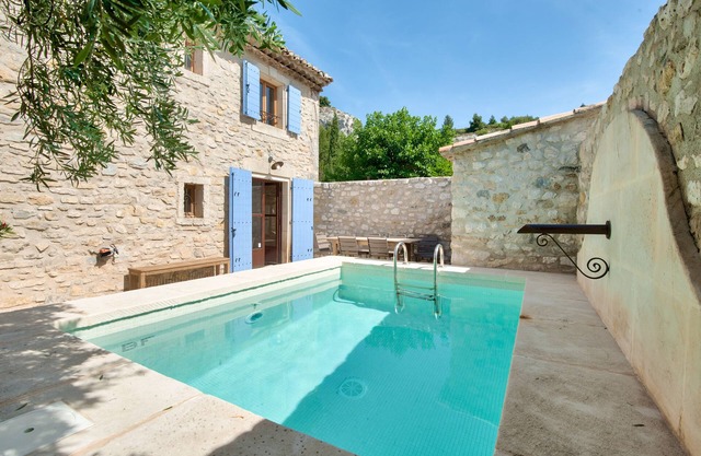 Maison de Village en Pierres Dans les Alpilles