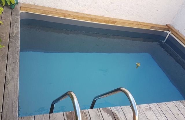 Maison de Village , Piscine Dans Cuve à vin , 10 min de la mer