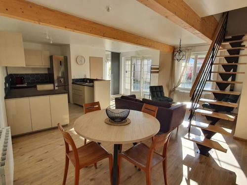 Maison de ville rénovée à deux pas de La Rochelle