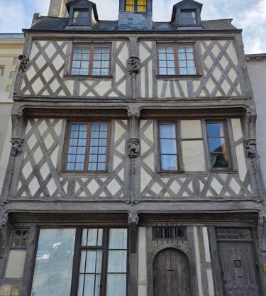 Maison des Acrobates