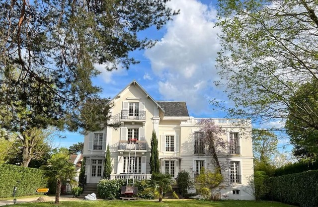 Maison Emilie - Les Demoiselles à Versailles