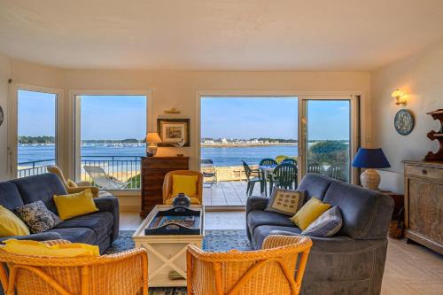 “Maison en bord de mer à Loctudy avec vue sur le jardin."