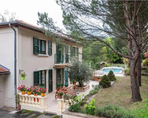 Maison familiale campagne piscine forêt