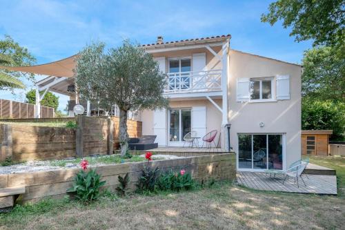 Maison familiale pour 8 pers - 400m de la plage