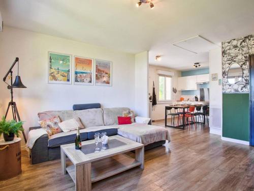 Maison familiale spacieuse, au calme, proche commerces et plage, avec jardin et terrasse. - FR-1-788-24