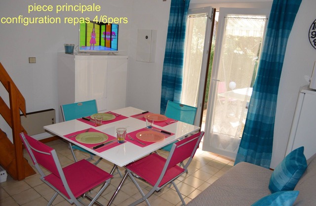 Casita 2/4 personas a 250 m de la playa, parking privado y jardín.