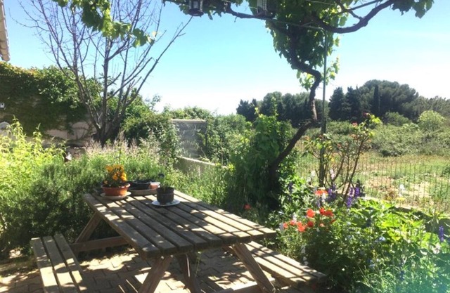 maison de vacances familiale avec vue du jardin magnifique sur soleil couchant