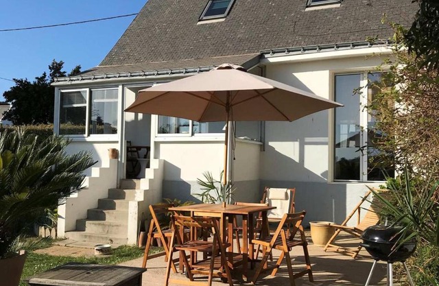 Maison lumineuse avec jardin à 15 min de la plage et du centre du Palais - FR-1-418-183