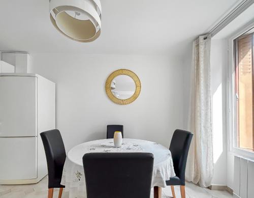 Maison lumineuse et spacieuse, proche commerces