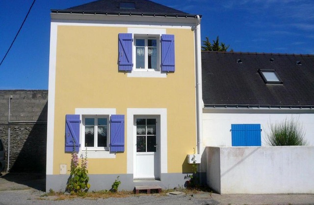 Maison mitoyenne 3 ch. avec jardin, terrasse et poêle à bois, proche du port de Sauzon, animaux OK - FR-1-418-160