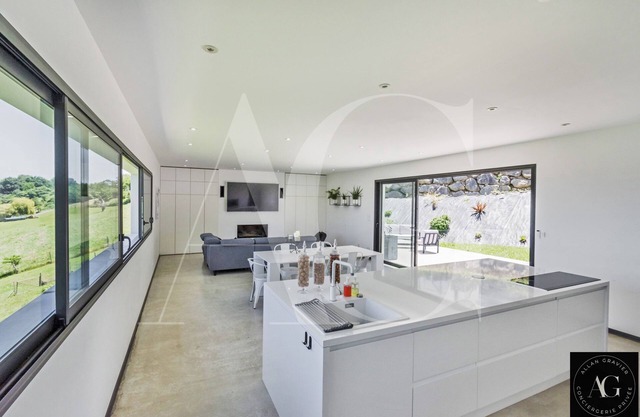 Maison Moderne au Calme Dans la Campagne