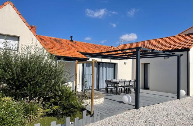Maison moderne avec jardin à 750m de la mer