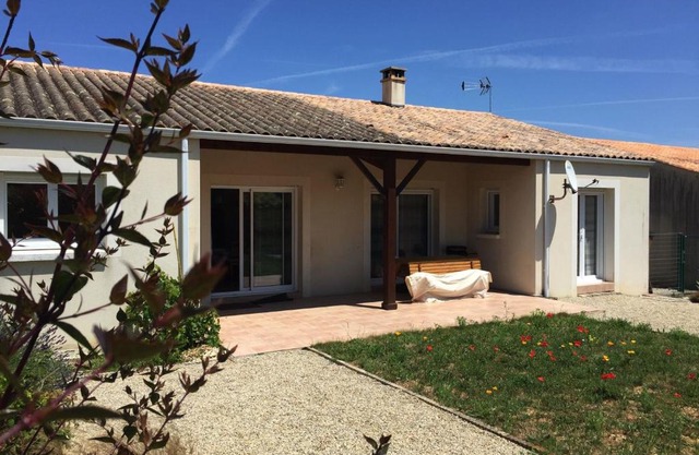 Maison neuve avec jardin, plage à 1.5km, animaux acceptés, équipements familiaux et sportifs - FR-1-336-100
