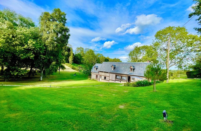 Maison Normande dans la prairie