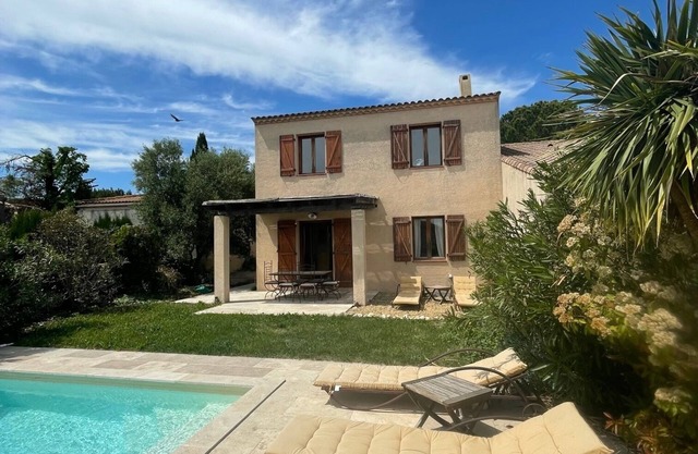 Avignon Casa idealmente ubicada de 110 m2 con piscina
