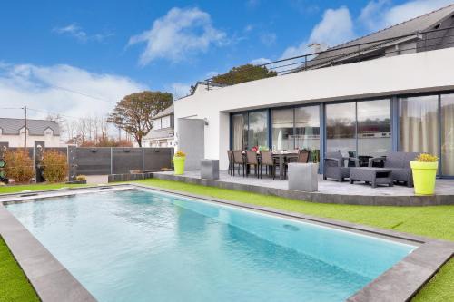 Maison pour 8 - Piscine - 550 m de la plage