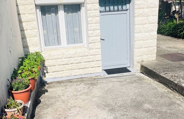 Maison Proche de Paris et Disneyland et CDG Paris. 2 personne 1chambre,1salon.