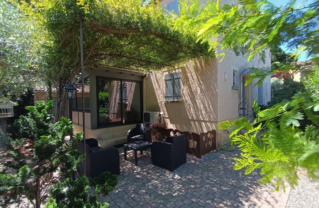 Maison Provençale Avec Piscine