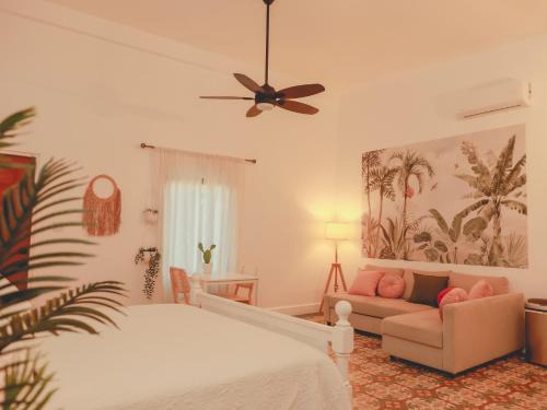 Maison Rouge -Room 1