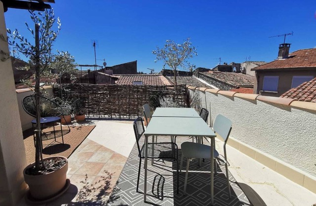 Maison S'empausa: Maison de Village Avec Toit Terrasse au Calme Absolu