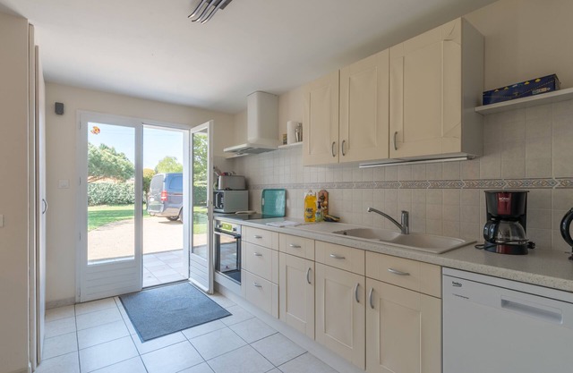 Maison spacieuse avec jardin arboré - proche plage