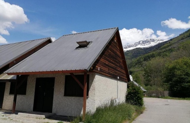 Maison vue Montagne avec jardin