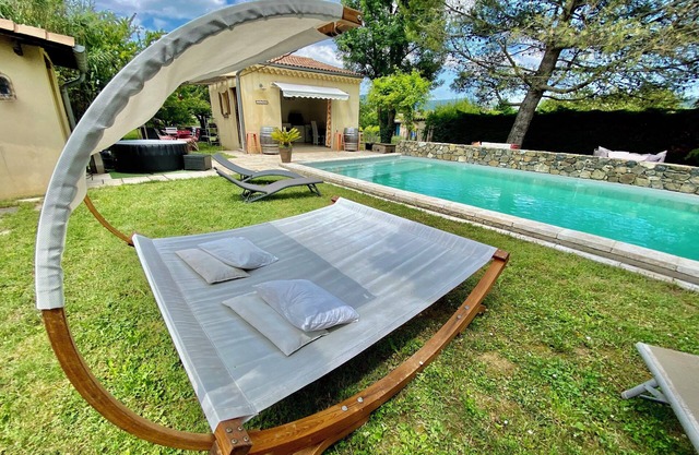 Maison110m2, 6p, 3ch, Piscine Privée-cuisine D'été, Jacuzzi, Espace Jardin Clos