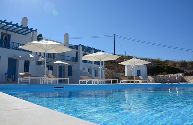 La casa inolvidable con vista al mar "White Blue" llamada "Kolymbithres" en Krotiri Paros