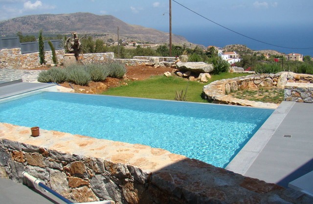 Maisonette with magnificent views of the Aegean Sea and shared swimming pool