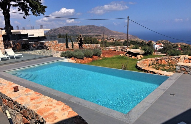 Maisonette with magnificent view of the Aegean Sea and shared swimming pool