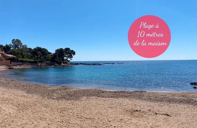 Maisonnette climatisée à 10 m de la plage de la péguière