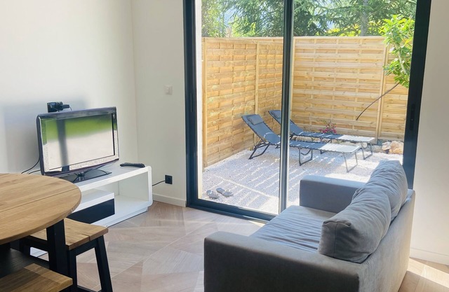 Maisonnette Indépendante Avec Jardin Privatif et Parking