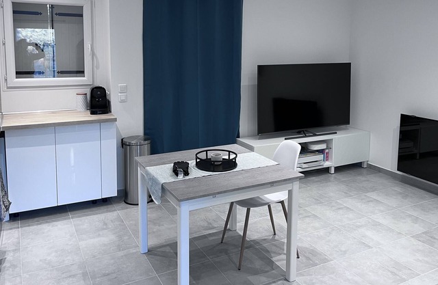 Maisonnette Simple Tout Confort Avec Jardin Partagé