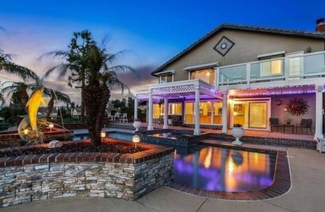 Majestic Anaheim Panorama Hill Home With Sunset