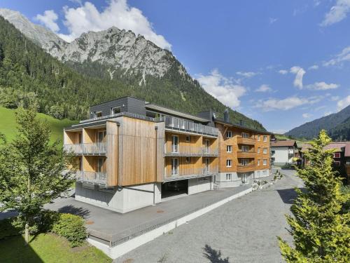 Majestic apartment in Klösterle with sauna on the Arlberg Met Terras