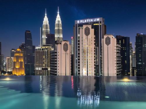 Majestic by Avery at KLCC#Located in the City Center#10 mins Walk to Twin Towers#Rooftop Infinity pool#中英文房东
