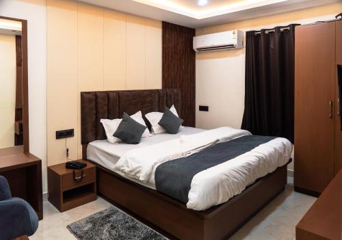 Majestic Ganges Inn