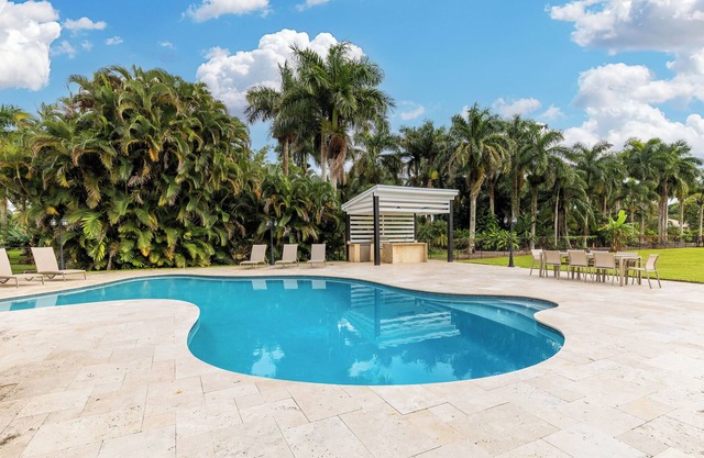 Majestic Home 7 Bedroom w/ Heated Pool, Massive Yard & Driveway
