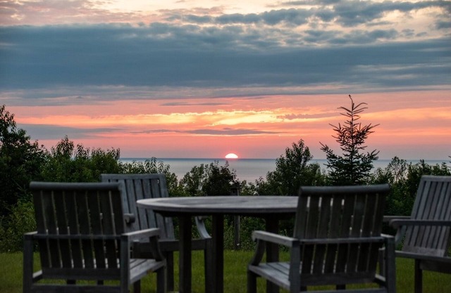 Majestic Lake Michigan sunsets - hilltop retreat