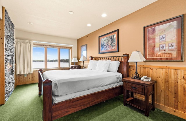 Majestic Lake Views | 1BR w/King Suite | Pools