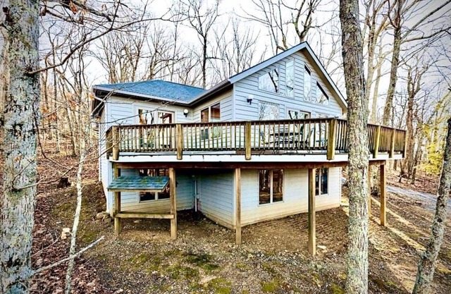 Majestic Mtn Cabin w quick hiking access & short distance to overlook!