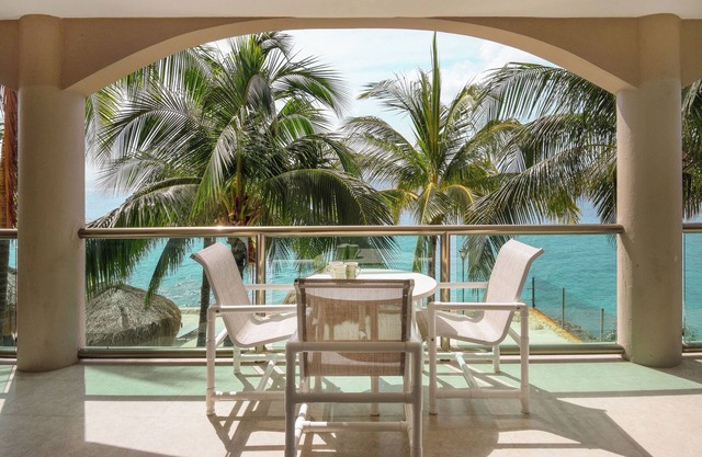 Majestic Beachfront Ocean View El Cantil 2CN
