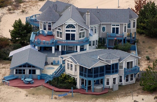 OCEANFRONT 3 Acre Estate / 3 edificios. Ascensor, sala de teatro, cocina gourmet