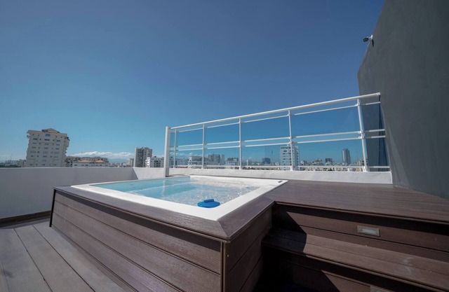 Majestic & Spacious1b Downton Gym Pool