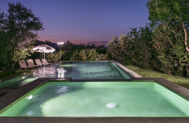 Majestuosa Villa ✩ Piscina ✩ Barbacoa Views Vistas al mar y montaña