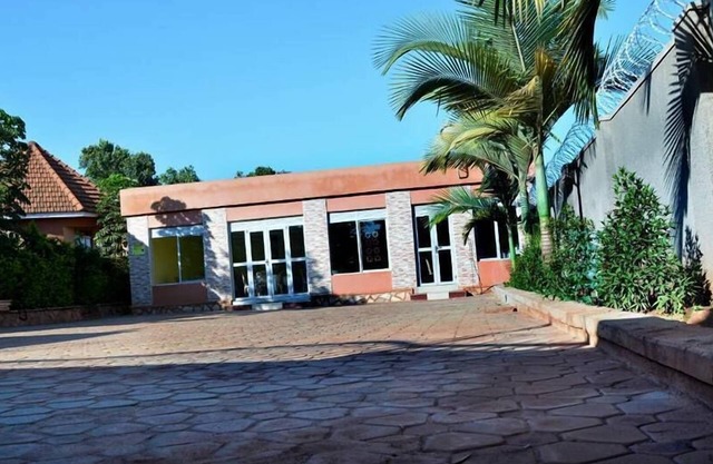 Mak Cottages