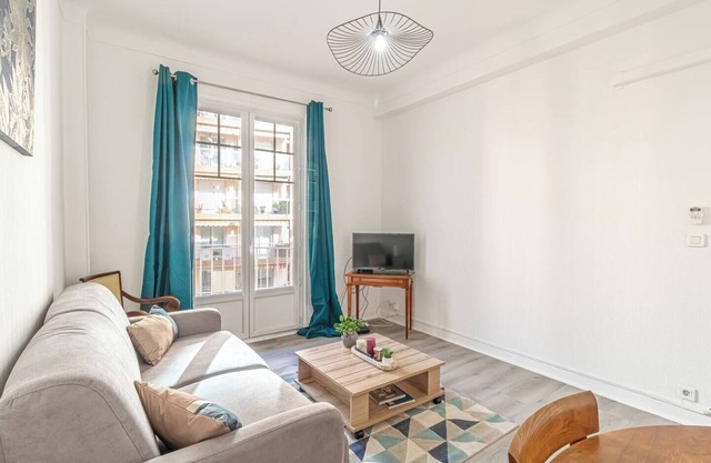 Make your life simplest in this peaceful and central accommodation