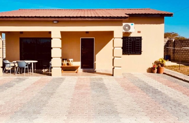 Makeni Cottage - nueva casa completamente amueblada de 2 dormitorios