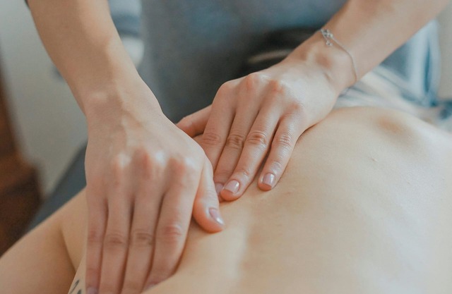 Male Massage therapist for colombo with A/C comfortable room
