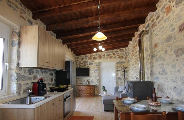Malia Stone Residence - Secluded Cozy Retreat